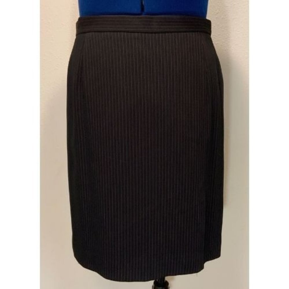 Garfield & Marks - Black with Pink Pinstripe Skirt - Size 10